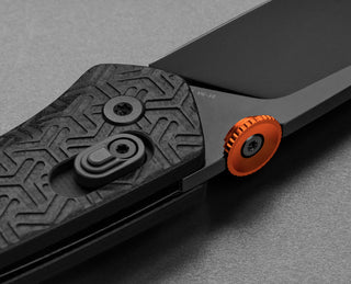 The lock of The Carter EDC pocket knife with Carryology styled handle.