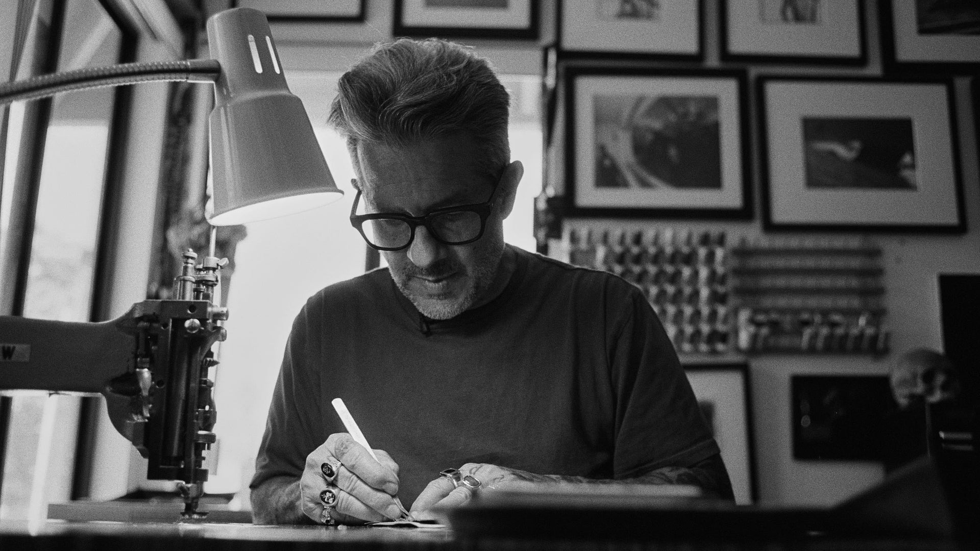 Load video: James Brand and Mark Oblow team up on an artist collection of EDC goods.